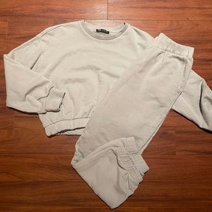 Zara Sweatshirt and Sweatpants Set!